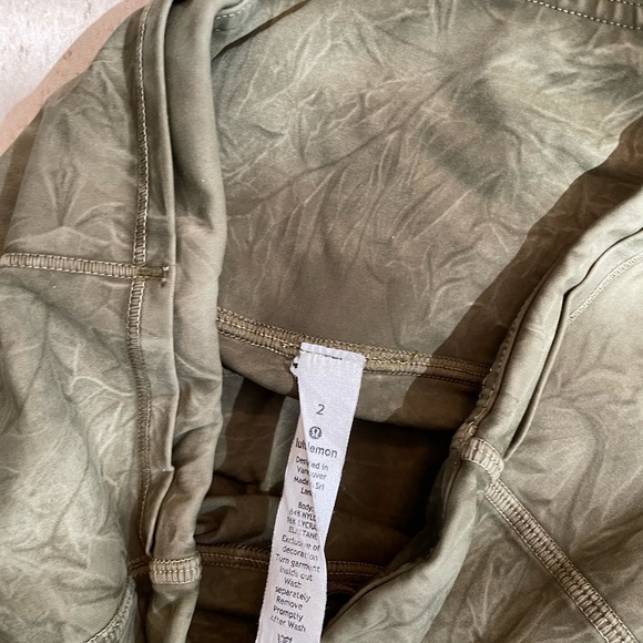 Lululemon Bike Shorts - Picture 4 of 4